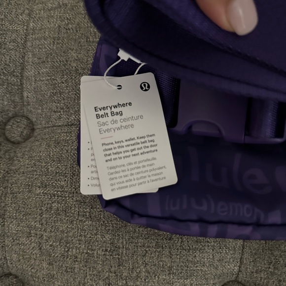 Lululemon Everywhere Belt Bag 1L Wobbley Wordmark Atomic Purple Petrol NWT - Picture 6 of 7